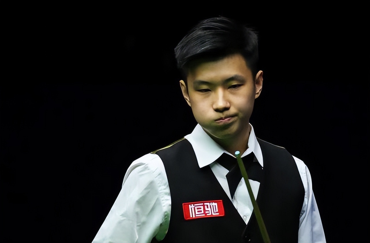 前两位拉开 前两位拉开