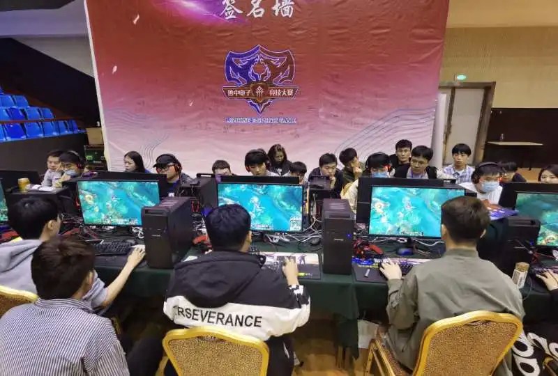 队内部产生 队内部产生